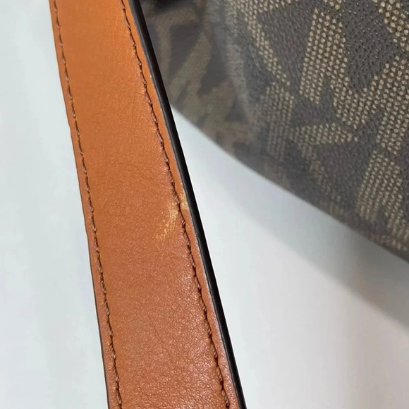 MICHAEL Michael Kors Brown Signature Coated Canvas Large East West Hamilton Tote - Picture 11 of 11